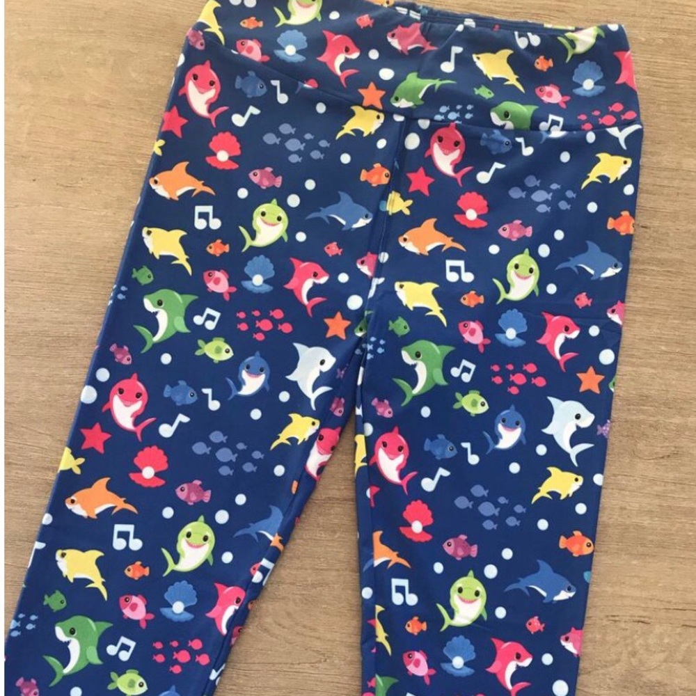 Colorful Baby Shark Leggings S/M 2T-5T